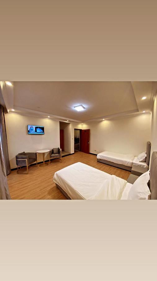 Social House Bed & Breakfast Адис Абеба Екстериор снимка