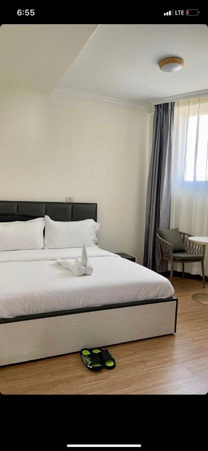Social House Bed & Breakfast Адис Абеба Екстериор снимка