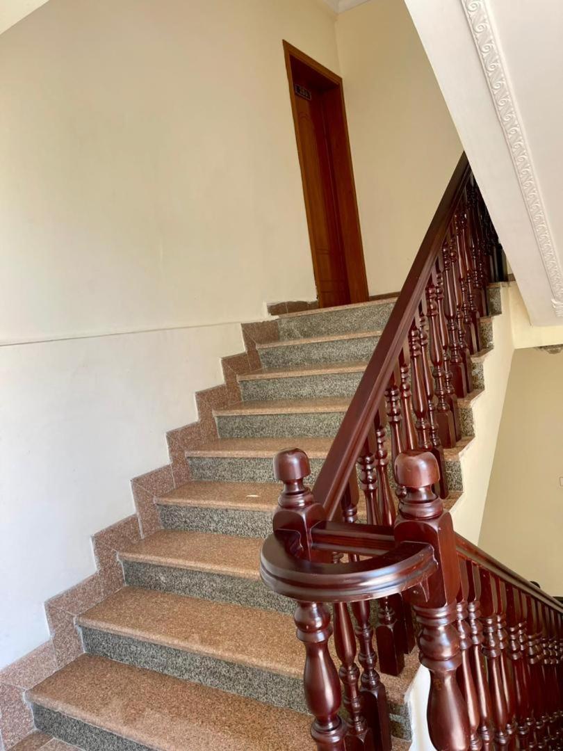 Social House Bed & Breakfast Адис Абеба Екстериор снимка