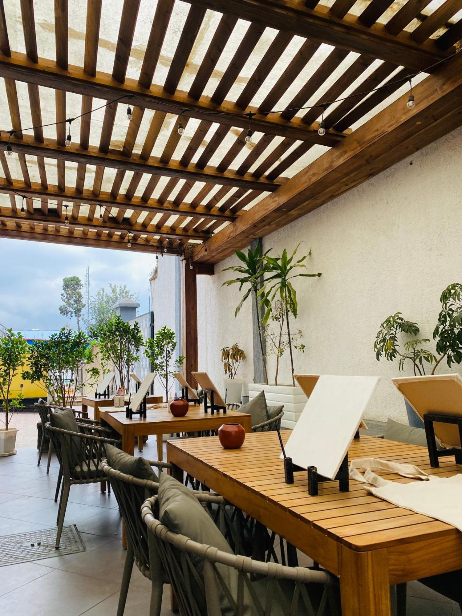 Social House Bed & Breakfast Адис Абеба Екстериор снимка