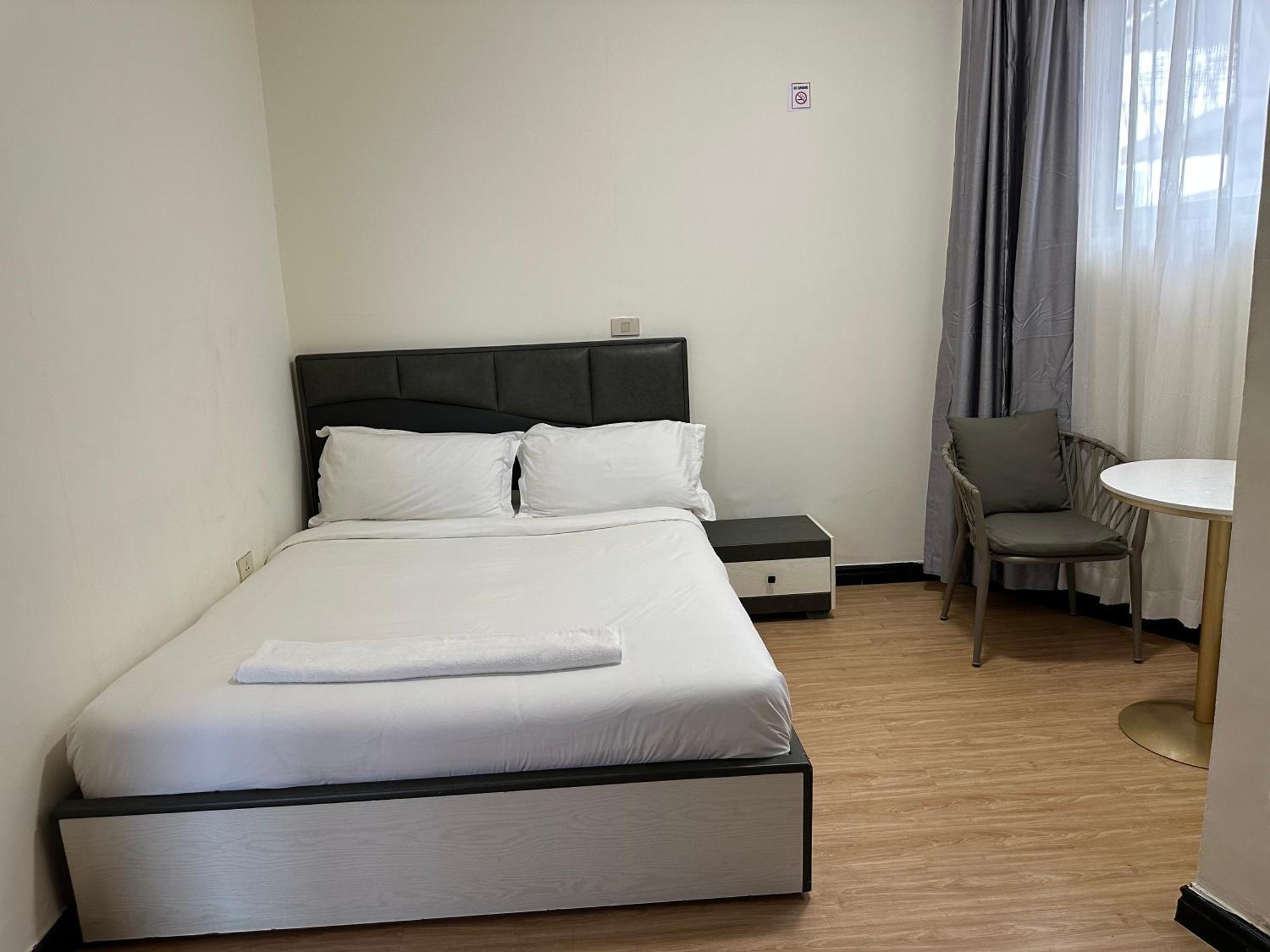 Social House Bed & Breakfast Адис Абеба Екстериор снимка