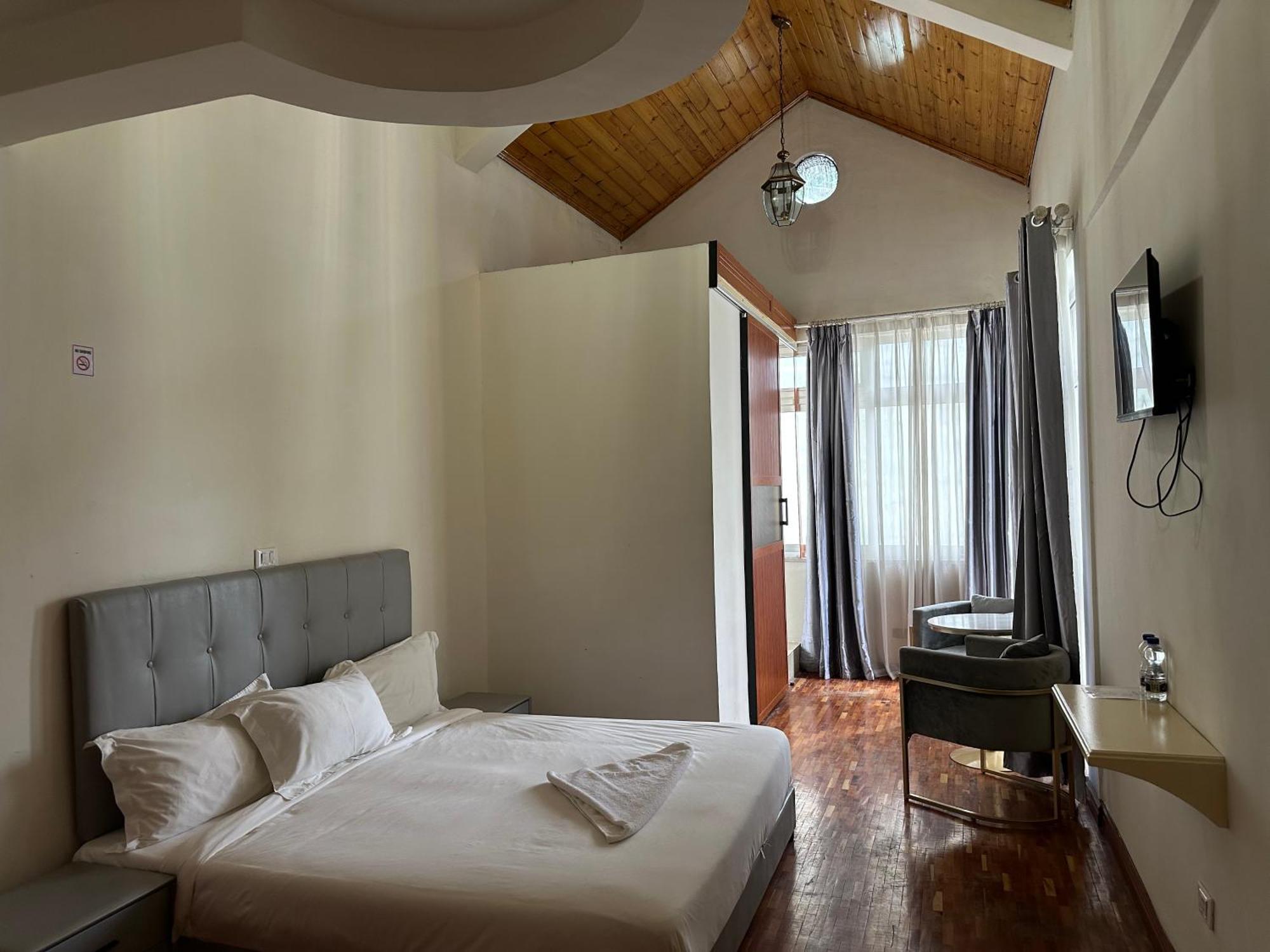Social House Bed & Breakfast Адис Абеба Екстериор снимка